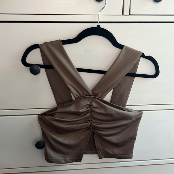 Halter Ruched Front Split Top - Picture 4 of 5
